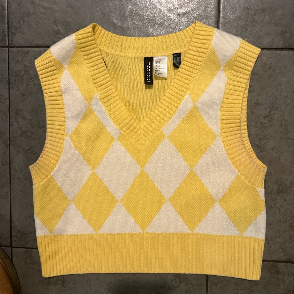 Express V-Neck Yellow and White Argyle Sweater Vest